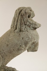 写真２小谷神社石造狛犬（阿形）