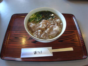 写真4　近江牛のうつけうどん―お肉のうまみがぎっしり