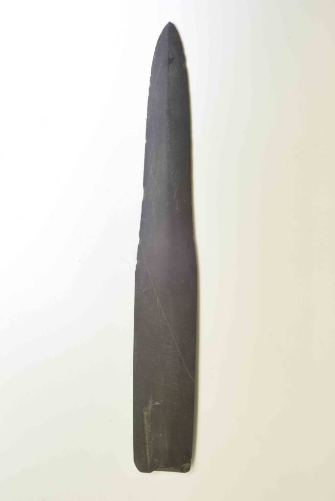 調査員オススメの逸品 第219回 石で作られた剣の謎 - シガブンシンブン オススメの逸品