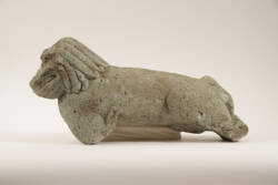 写真4: 小谷神社石造狛犬（吽形）