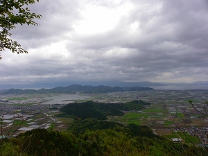 繖山より安土山（5月初頭）